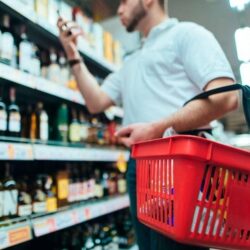 Отмена постановления суда по ст. 14.17.1 ч. 2 КоАП РФ в кассации