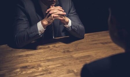 Очная ставка как эффективный инструмент защиты