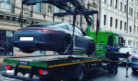 Эвакуация автомобиля в присутствии водителя – что делать?