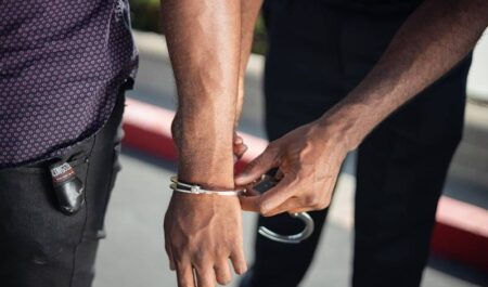 Суд изменил заключение под стражу на домашний арест